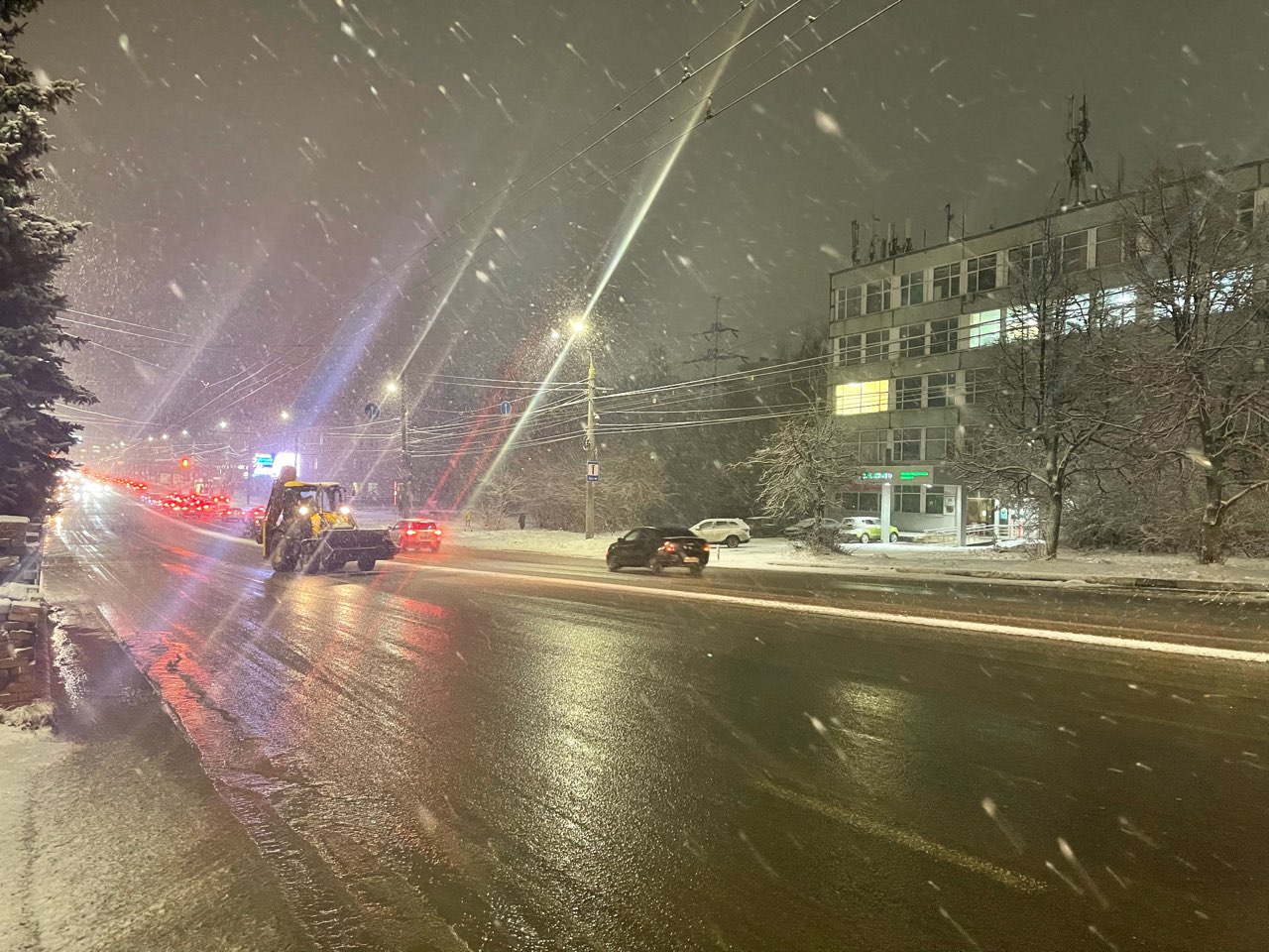 МЧС предупредило о сильном снегопаде в Нижегородской области в ближайшие часы - фото 1
