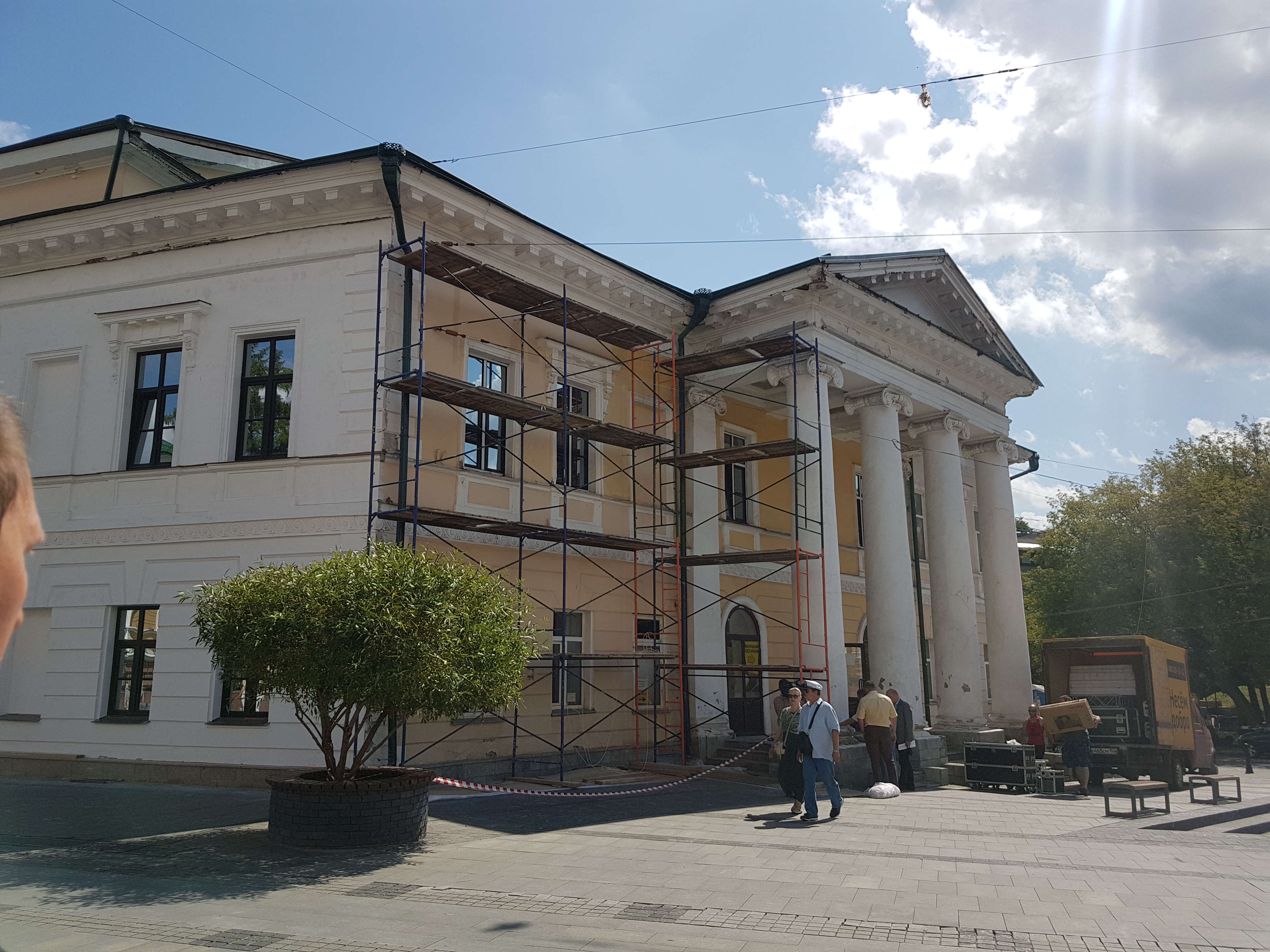 Стало известно, когда отремонтируют фасад ДК Свердлова на Большой Покровской - фото 2